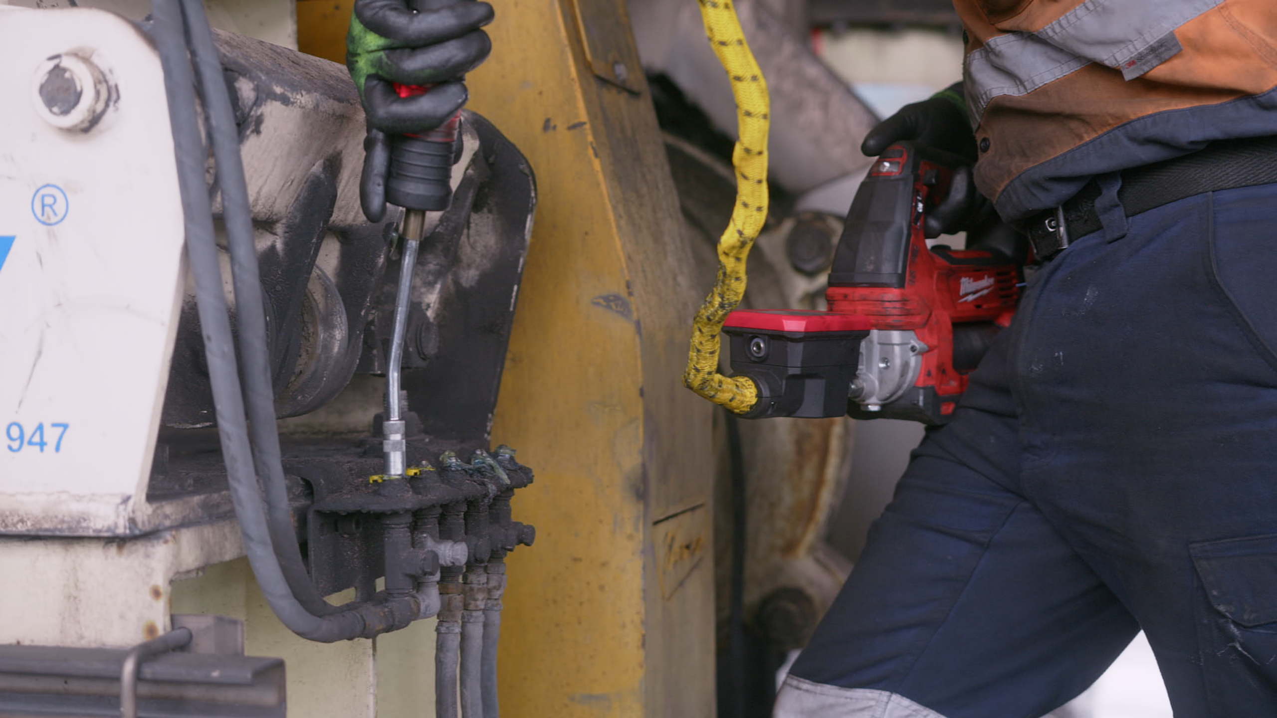 Manual Greasing on Sites with High Turnover Risk
